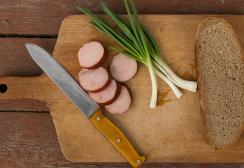 «Роскачество» выявило антибиотики в каждой второй проверенной марке «Докторской» колбасы