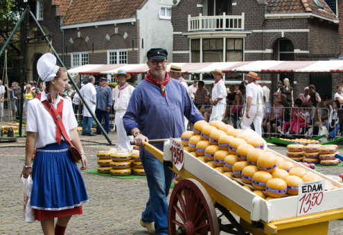 Сырные аукционы: обычаи и традиции