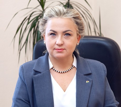 Руководитель группы по разработке документа, заместитель начальника главного управления перерабатывающей промышленности Минсельхозпрода, магистр управления и права Мария КЛИМОВА