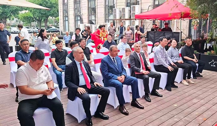 В Шанхае открылся Первый в Китае магазин белорусского мороженого