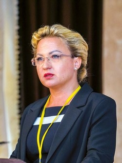 Мария КЛИМОВА — заместитель начальника Главного управления перерабатывающей промышленности Минсельхозпрода 