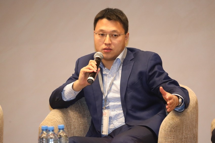 Ма Чжиюань — генеральный директор компании «Сина-Трейд»