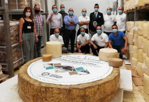 В Италии производители сыра побили мировой рекорд