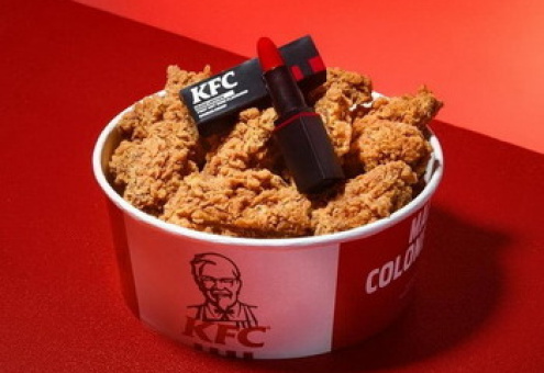 KFC выпустил помаду со вкусом крылышек
