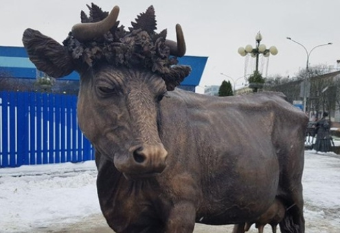 В Минске появился первый в стране памятник корове