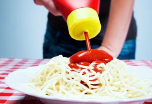 Американцы придумали, как достать из упаковки последнюю каплю кетчупа