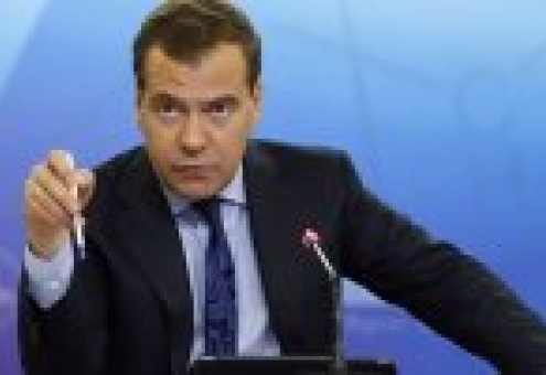 Медведев: цель импортозамещения - создание в РФ производств, а не торговых барьеров
