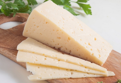 Два белорусских бренда попали в РФ в ТОП-3 производителей сыра «Российский»