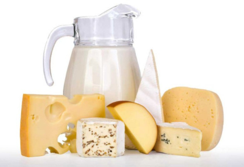В России питьевое молоко и сыр добавили в список продуктов для интервенций