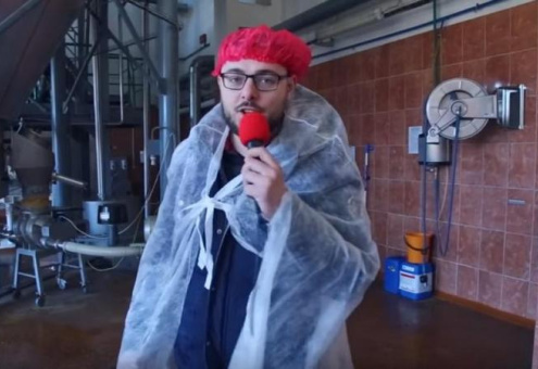 Блогер выпустил видео о качестве белорусского молока